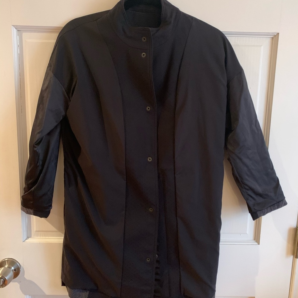 Lululemon rain/spring coat